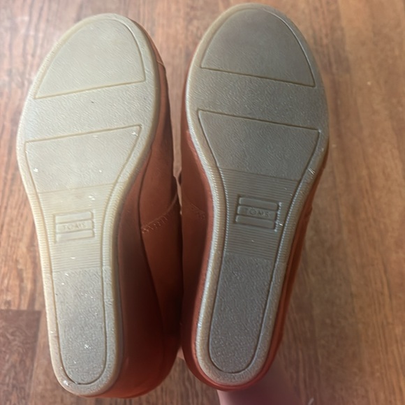 Brand New TOMS Cognac Suède Desert Wedges - Picture 6 of 7